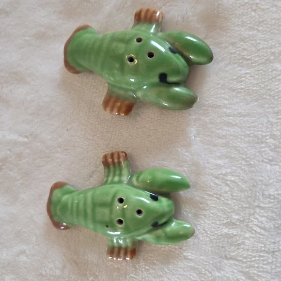 Vintage green ceramic lobster crawdad salt and pepper shakers ocean beach - Picture 5 of 7